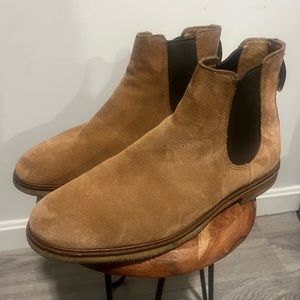 Used Men’s Clark Chelsea Boots Sz 9 1/2